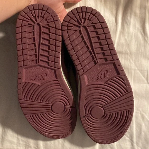 Air Jordan 1 Low - Picture 4 of 6